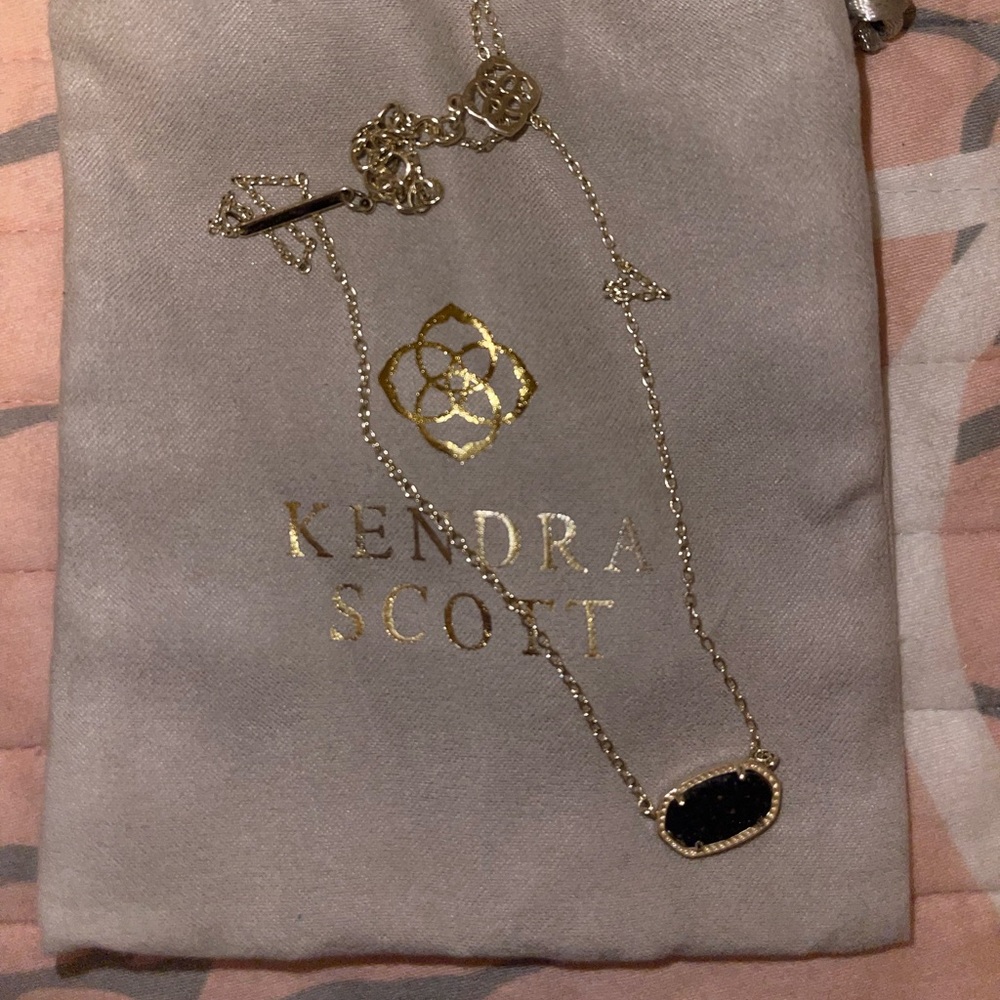 Kendra Scott pendant necklace